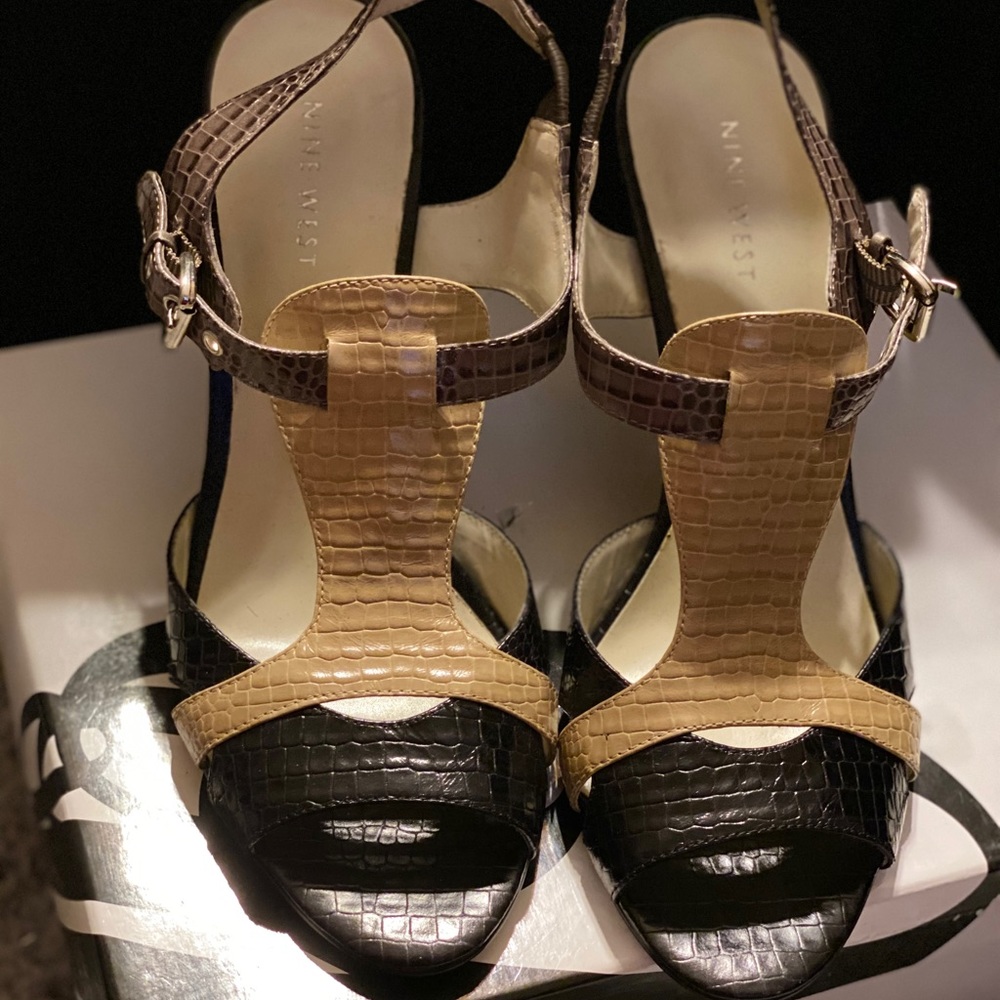 NINE WEST Black and Tan 8.5